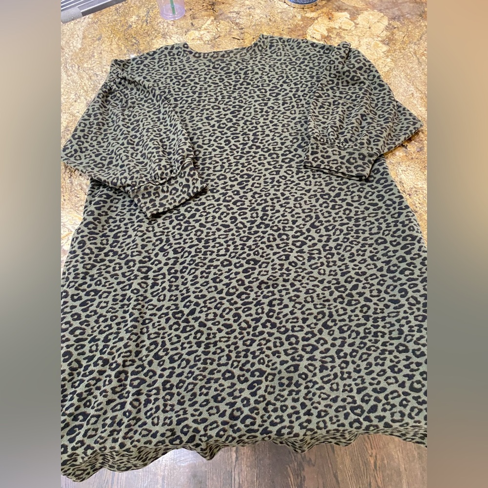 Women’s Time and Tru XL Green Leopard Print Sweatshirt Dress - EXCELLENT